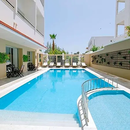 Zephyros Hotel 3*