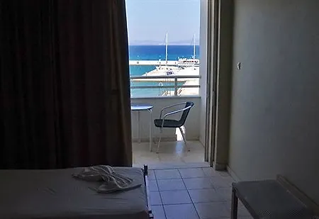 Zephyros Hotel 3*