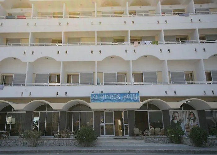 Zephyros Hotel 3*