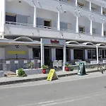 Zephyros Hotel