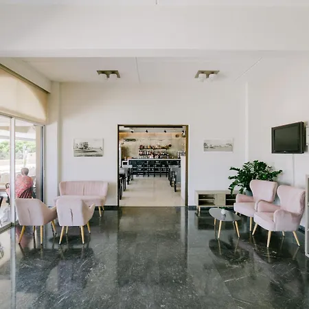 Zephyros Hotel 3*